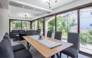 Pet Friendly Home In Vir