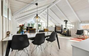 Gorgeous Home In Grenaa With Wifi