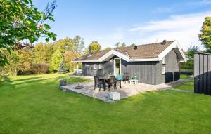 3 Bedroom Pet Friendly Home In Ebeltoft