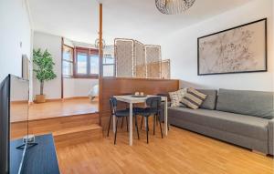 Cozy Apartment In Monachil With Wifi