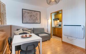 Cozy Apartment In Monachil With Wifi