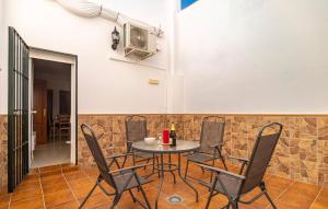 2 Bedroom Nice Apartment In Chipiona