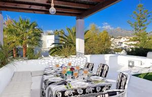 3 Bedroom Nice Home In Marbella