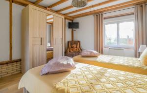 Maisons de vacances Superb Gite With Jacuzzi : photos des chambres
