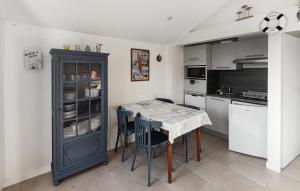 Amazing Home In La Gueriniere With Wifi