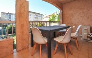 Amazing Apartment In Fréjus With Wifi