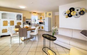 2 Bedroom Amazing Home In Chassiers