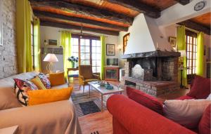 Gorgeous Home In Saint-Laurent-Du-Verdo