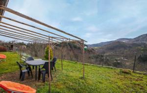 Maisons de vacances Stunning Home In Saint Barthelemy-Le-Me : photos des chambres