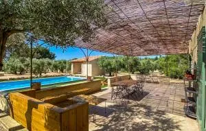 Amazing Home In Maussane-Les-Alpilles - Параду