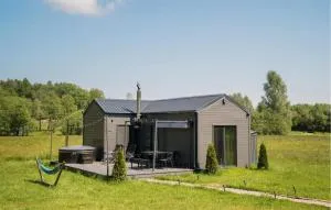 Stunning Home In Poleczyno With Jacuzzi - Klonowo Dolne