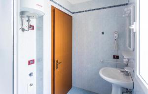 1 Bedroom Lovely Apartment In Bibione