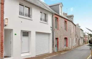 1 Bedroom Cozy Apartment In Carolles - Sartilly