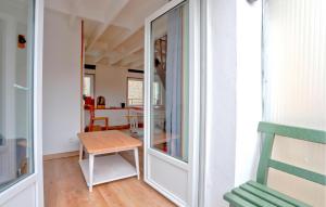 Appartements 1 Bedroom Cozy Apartment In Carolles : photos des chambres
