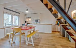 Appartements 1 Bedroom Cozy Apartment In Carolles : photos des chambres