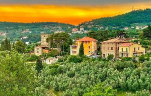 6 Bedroom Nice Home In Lamporecchio