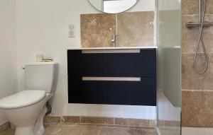 Maisons de vacances 1 Bedroom Gorgeous Home In Orgon : photos des chambres