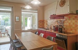 4 Bedroom Nice Home In Laiguillon La Presqu