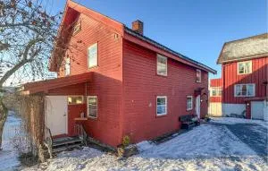 3 Bedroom Nice Apartment In Brøttum - Moelv