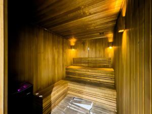 Chic 2BR near Dubai Mall & Burj l Canal & City view I 5 pax