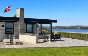 3 Bedroom Beautiful Home In Hejls