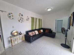 Apt moderno con balcón en área tranquila