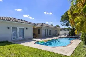 Casa Bora Bora - Fun in Miami - Big Pool - Fit 12 - Princeton