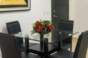 Esmeralda modern apartment at Romana del Oeste