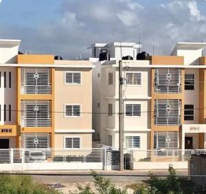 Esmeralda modern apartment at Romana del Oeste