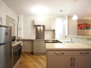 Appartements Bel F3 en hyper centre du Mont Dore, 50m des Thermes, 7 couchages, tout equipe, classe 2 etoiles - FR-1-415-14 : photos des chambres