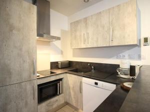 Appartements Bel F3 au 2eme etage, a 50m des Thermes, bien equipe, 6 couchages, ideal pour cures et vacances - FR-1-415-65 : photos des chambres