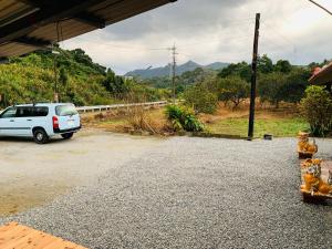 広い畳間と外には広いウッドデッキCondominium和風邸Yanbaru