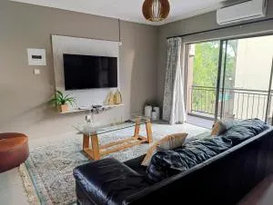 Candlewood Apartment 8 - Bontleng