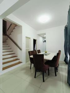 Sungai Long Guesthouse