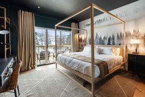 King Room with Balcony room in Inn At Mount Snow