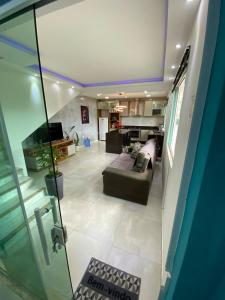 Casa 396 Angra Dos Reis Vista para o Mar, Wi-Fi, Ar, 15min do centro da cidade e Perto da Praia do Pontal ideal para grupos que vai de família, amigos ou casal, estacionamento no local privado