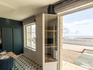Maisons de vacances Maison de Charme, 3 Chbres, Airco, Parking a Chatelaillon-Plage - FR-1-535-62 : photos des chambres