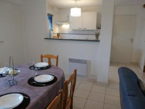 Maisons de vacances Maison 3 chambres pres plage, animaux acceptes, parking, Sarzeau - FR-1-775-10 : photos des chambres