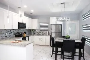 2Bd Modern Home In Gated Community - 雷诺萨