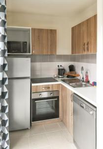 Maison confortable à Parentis-en-Born avec piscine partagée