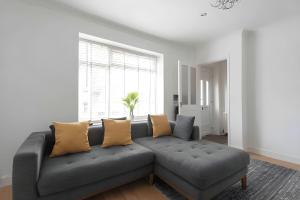 3 Bed House in Rochester 4 Beds