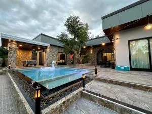 Crystal Bay Pool Villa Pattaya - Ban Bung