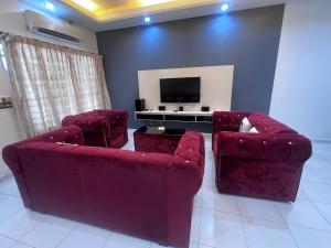 S911 4 room 15 pax