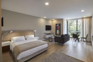 Luxury and Convenience Ideal for Travelers 205