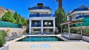 3 Bedroom Villa in Oludeniz - 5832