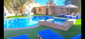 Luxury Royal Blue Family Villa 8pers private pool