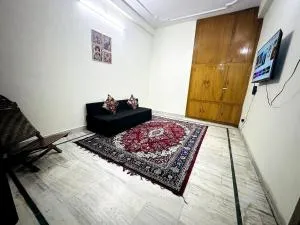 Jaintlemen's Apartment - Colonelganj