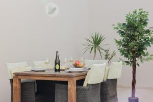 Palm Springs Villa Mellieha by Homely