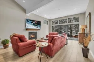 Ski in and out 4BDR Townhome with Aspen Views and Hot Tub - Snyderville