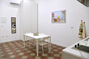 Deluxe One-Bedroom Apartment with City View